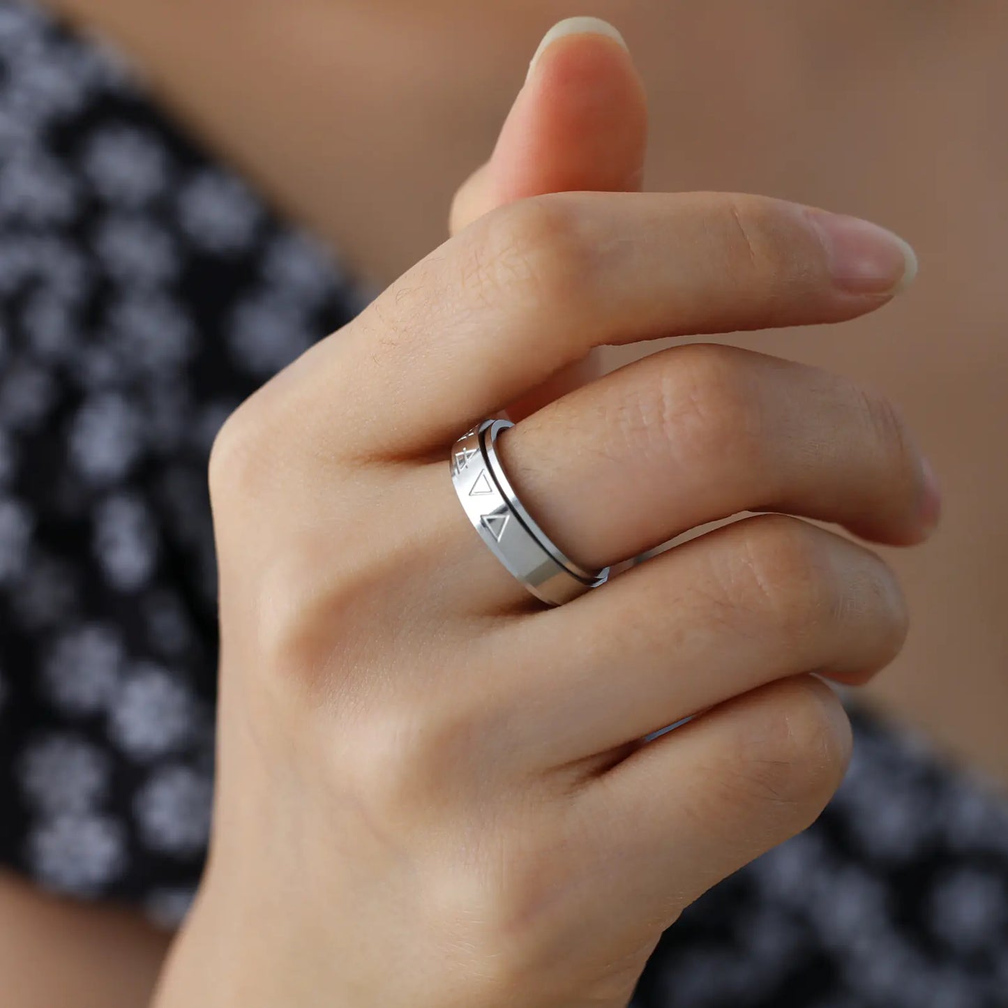 Swivel Steel Triangle Ring